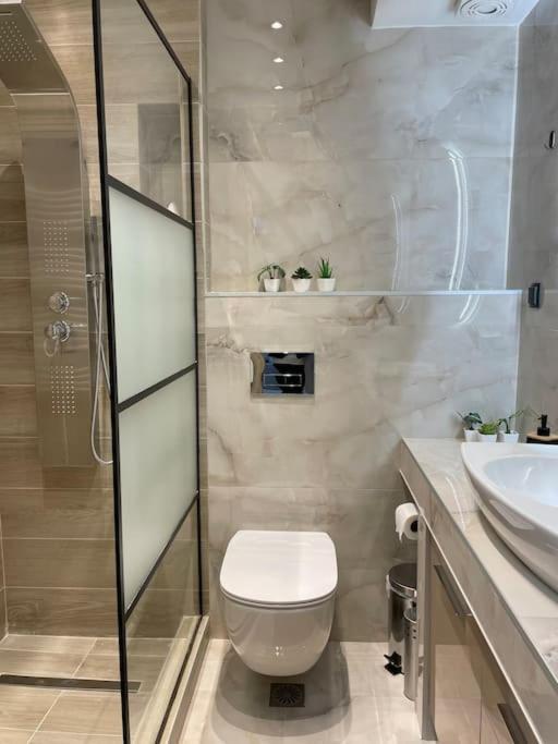 The Modern Apartment Салоники Экстерьер фото